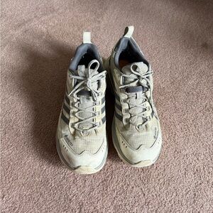 Merrell Beige and Gray Sneakers